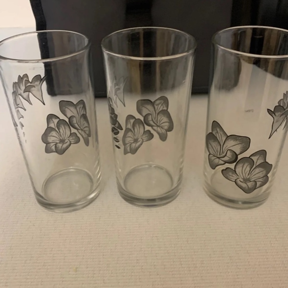 Drinking Glasses - Picture 3 of 3